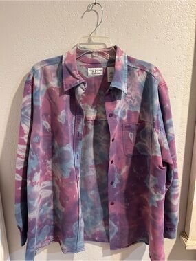 Casual Tie-Dye Button-Down Shirt in Purple & Blue